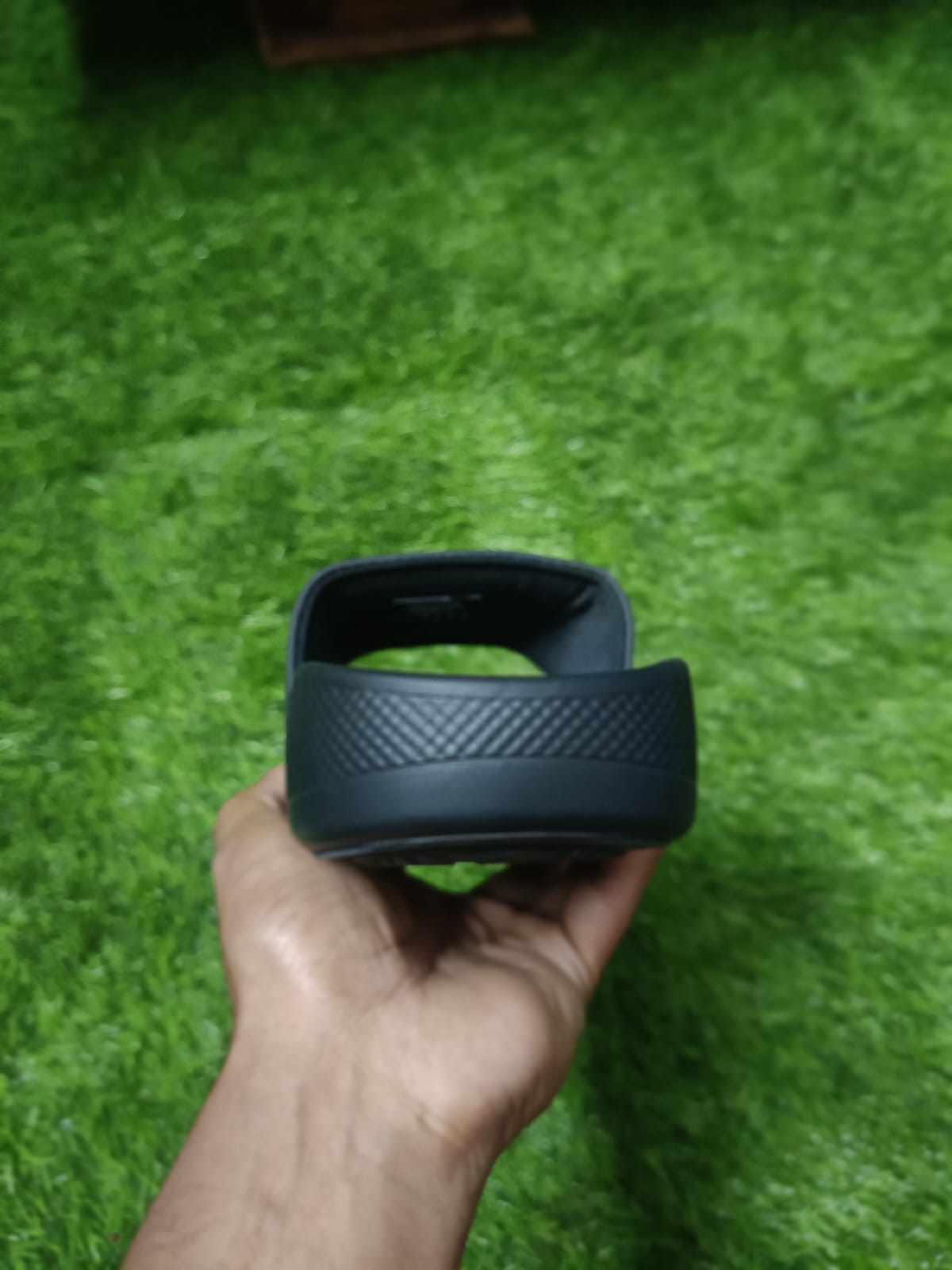 SKETCHRS BLACK HYPER BURST SANDALS