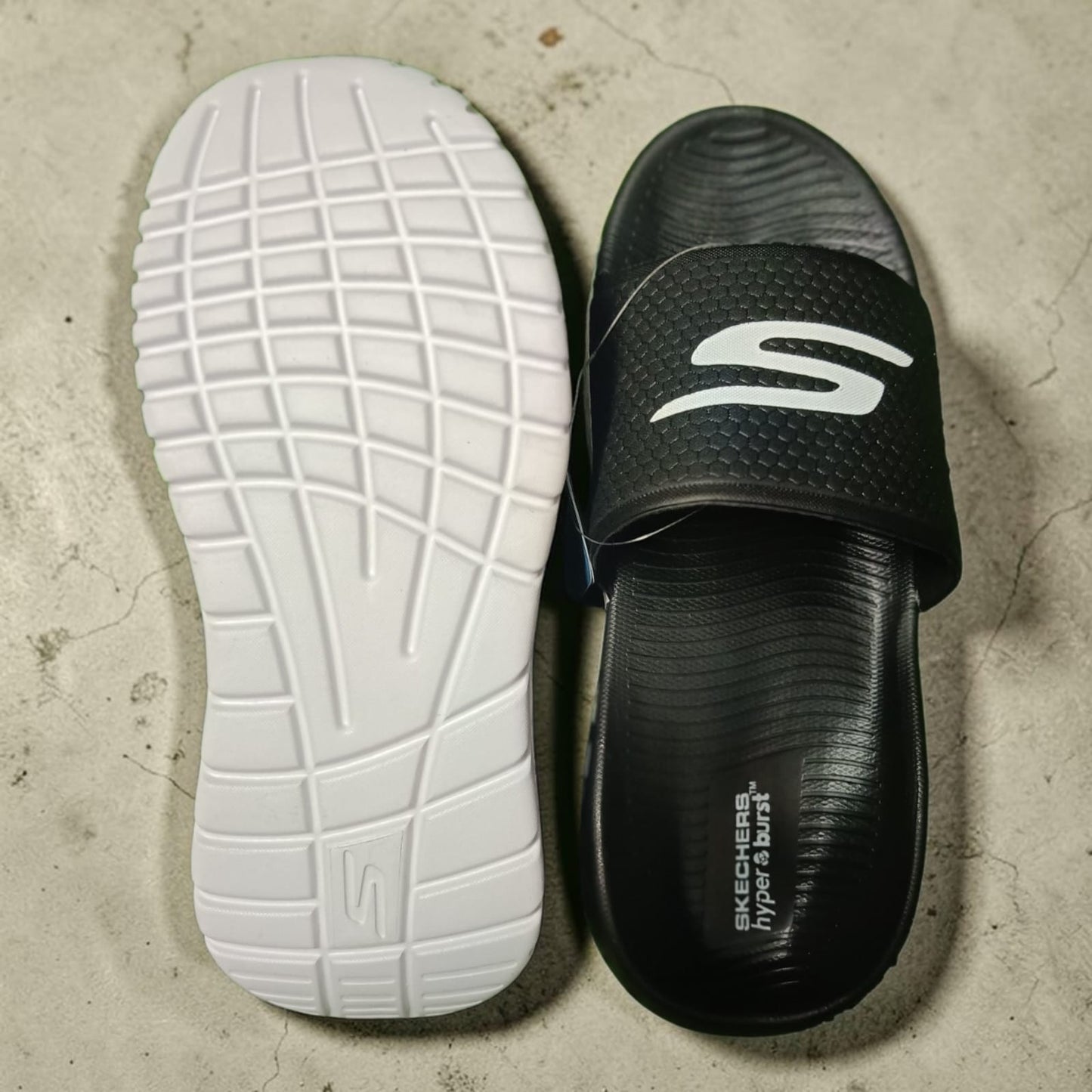 SKETCHRS BLACK HYPER BURST SANDALS